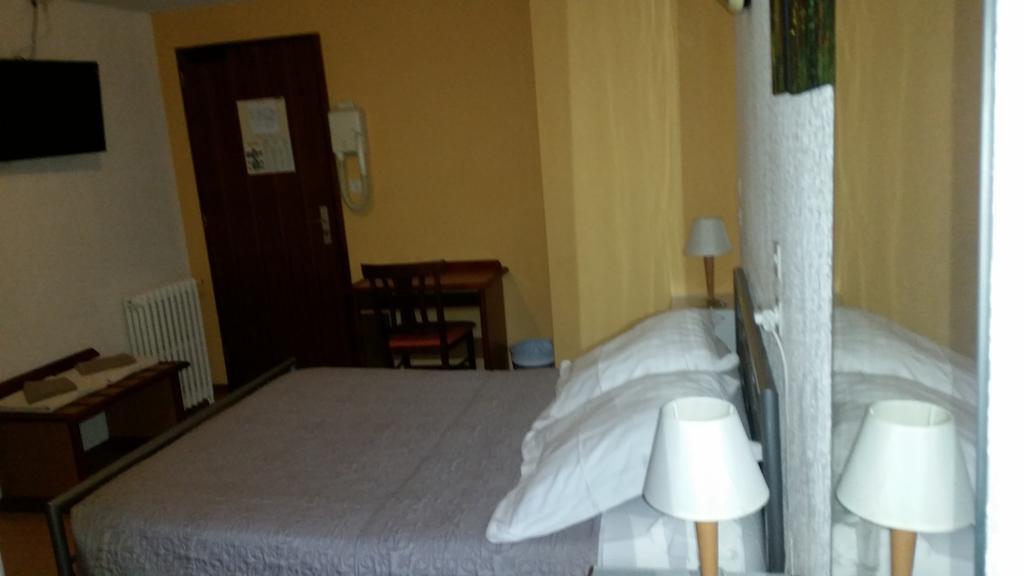 Hotel Des Touristes Pierrefitte-Nestalas Zewnętrze zdjęcie